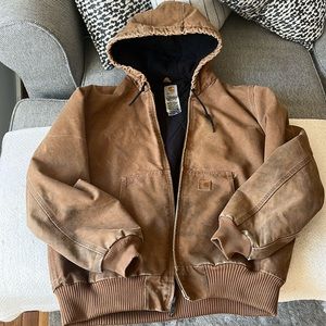 Men’s Carhartt Jacket. Large. Inside is in fabulous condition!